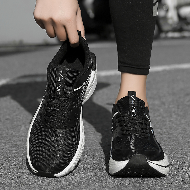 Chaussures pour femmes, basket - Running Gear For Women avis et prix