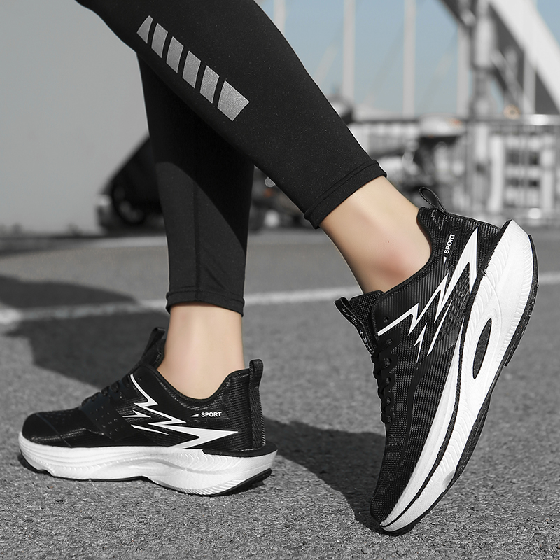 Chaussures pour femmes, basket - Running Gear For Women avis et prix