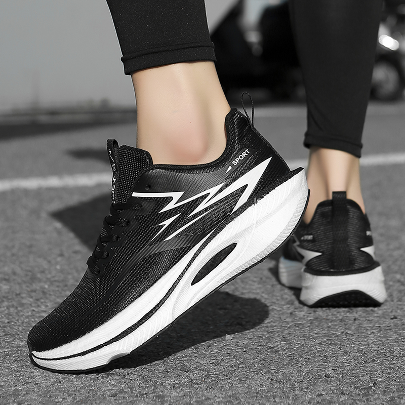 Chaussures pour femmes, basket - Running Gear For Women avis et prix